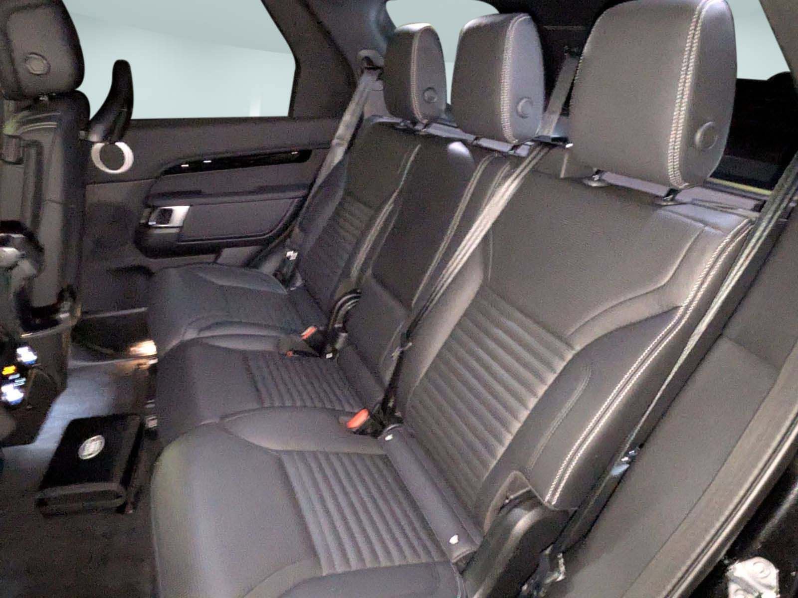 New 2026 Land Rover Discovery S AWD/4WD image 25