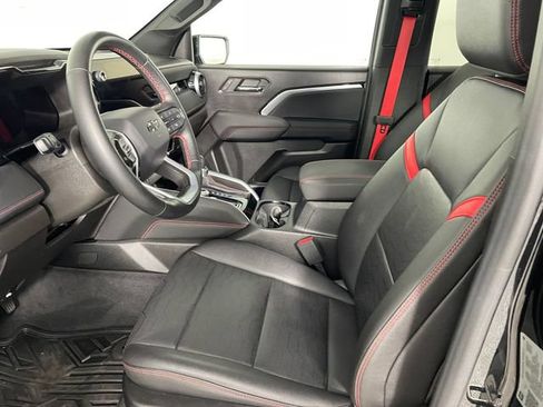 Used 2023 Chevrolet Colorado Z71 w/ Z71 Convenience Package 2 AWD/4WD image 2