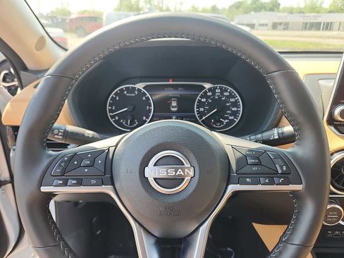 Used 2025 Nissan Sentra SV w/ SV Premium Package FWD image 19