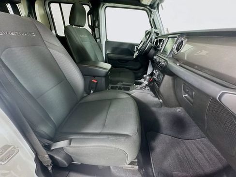 Used 2020 Jeep Gladiator Overland AWD/4WD image 27
