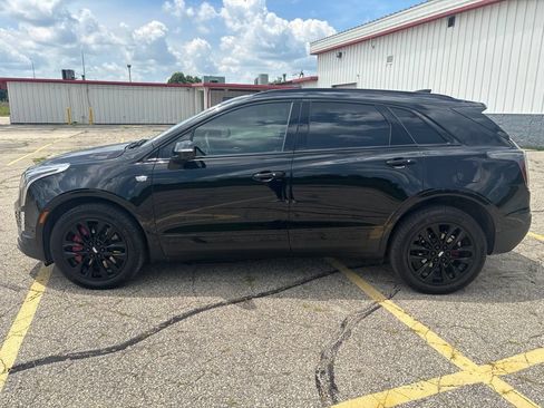 Used 2022 Cadillac XT5 Sportv w/ LPO, ONYX Package AWD/4WD image 4