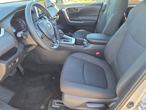 Used 2025 Toyota RAV4 LE image 5