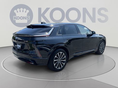 Used 2024 Cadillac Lyriq Sport AWD/4WD image 7