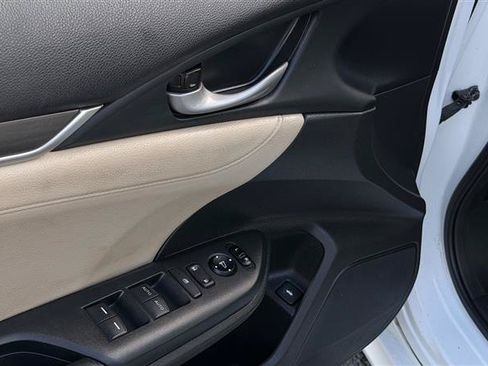 Used 2020 Honda Civic Touring image 22