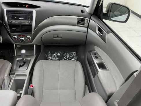 Used 2010 Subaru Forester 2.5X Limited AWD/4WD image 31