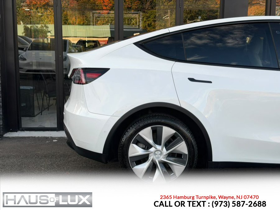 Used 2022 Tesla Model Y Long Range AWD/4WD image 9