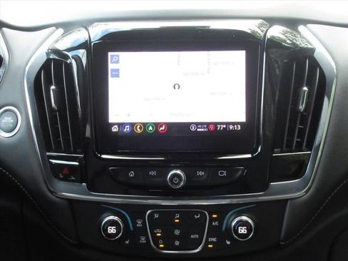 Used 2023 Chevrolet Traverse LT w/ LT Premium Package AWD/4WD image 15