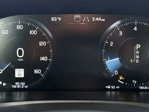 Used 2019 Volvo XC90 T5 Momentum w/ Multimedia Package image 24