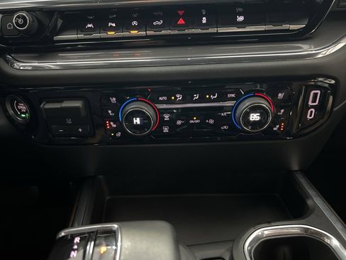 Used 2024 Chevrolet Silverado 1500 High Country image 16