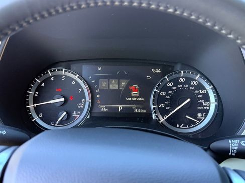 Used 2021 Toyota Highlander XLE image 29