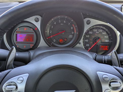 Used 2017 Nissan 370Z Touring image 20