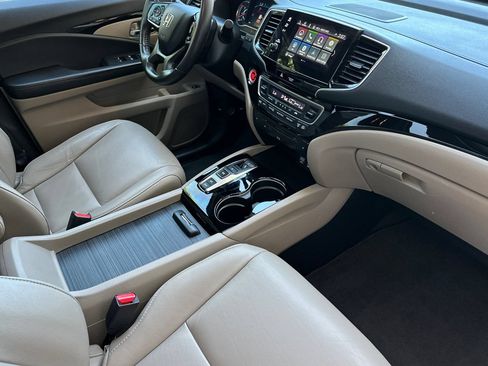 Used 2019 Honda Pilot Touring image 18