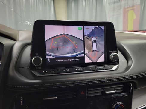 Used 2021 Nissan Rogue SV image 16