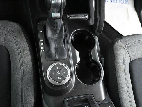 Used 2023 Ford Bronco Big Bend w/ Sasquatch Package AWD/4WD image 16