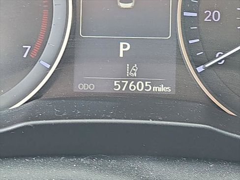 Used 2018 Lexus ES 350 w/ Luxury Package w/Wood Trim FWD image 18