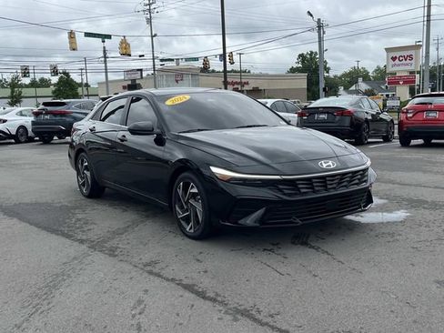 Certified 2024 Hyundai Elantra SEL w/ Convenience Package FWD image 3