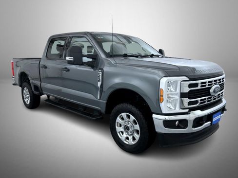 Used 2024 Ford F250 XLT AWD/4WD image 3
