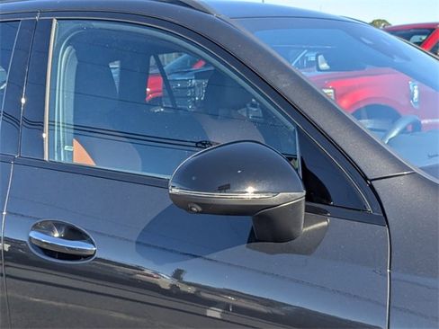 Used 2025 Mercedes-Benz GLC 300 GLC 300 image 13