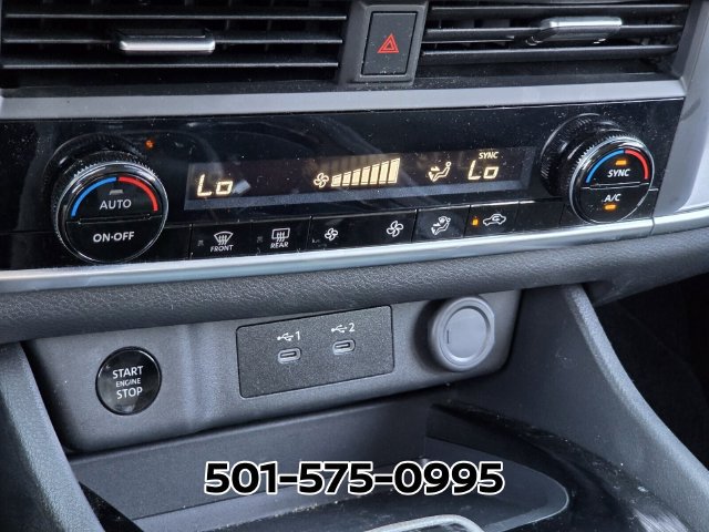 Used 2025 Nissan Rogue SV FWD image 24