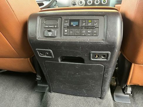 Used 2013 Toyota Sequoia Platinum image 45