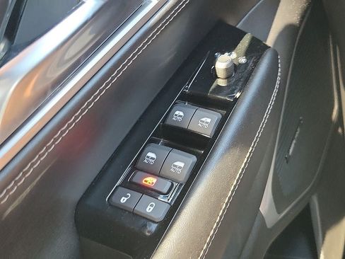 Used 2024 Jeep Wagoneer L 4WD w/ Premium Group I image 14