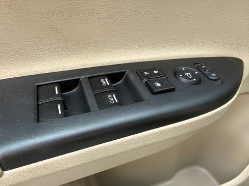 Used 2014 Honda Accord Touring image 25