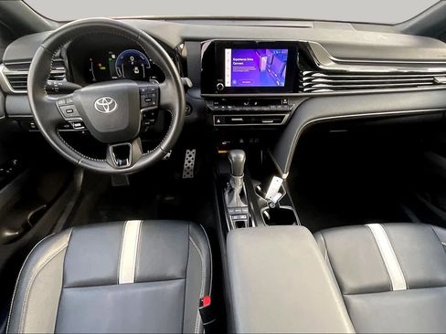 Used 2025 Toyota Camry SE FWD image 15