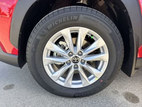 Used 2026 Toyota Corolla Cross LE image 11