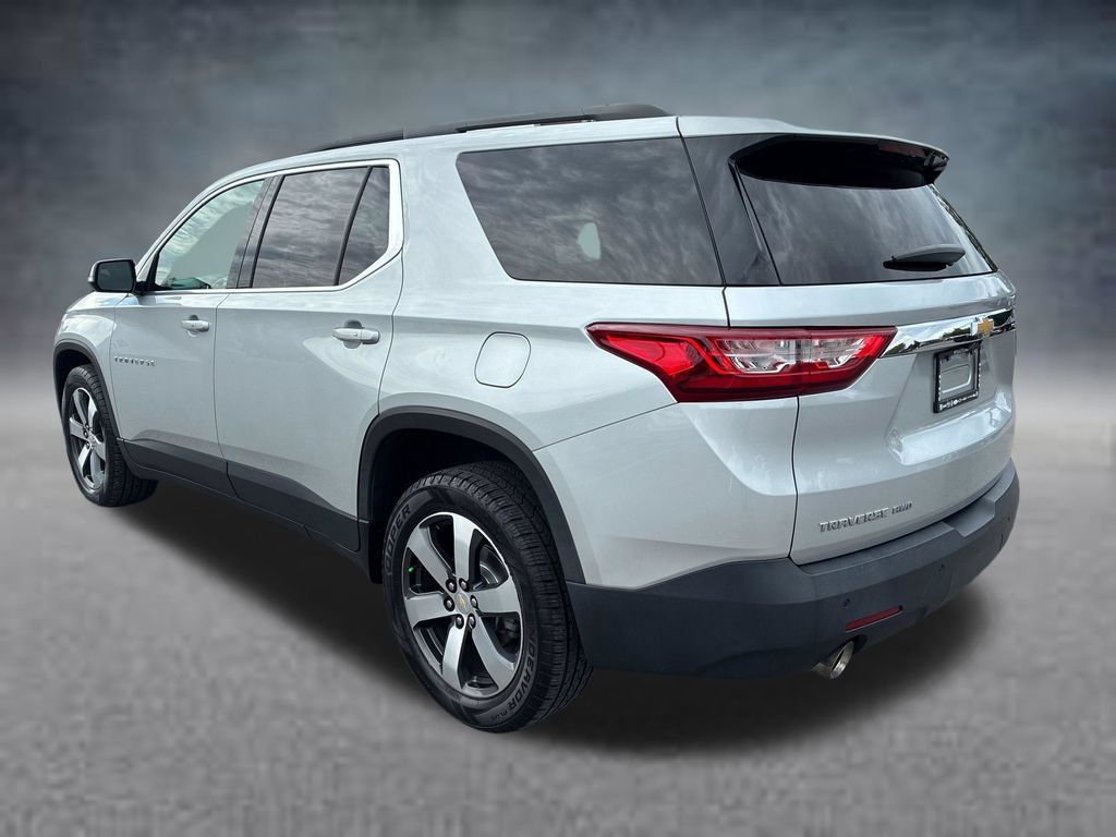 Used 2020 Chevrolet Traverse LT w/ LT Premium Package AWD/4WD image 3
