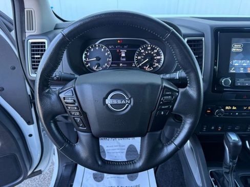 Used 2023 Nissan Frontier SV w/ Technology Package image 18