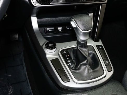 Used 2025 Kia Seltos LX image 19