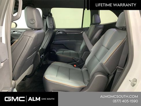 New 2026 GMC Acadia AT4 w/ Luxury Package AWD/4WD image 23