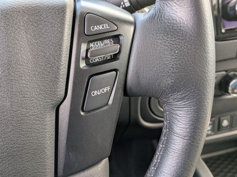 Used 2024 Nissan Frontier SV image 13