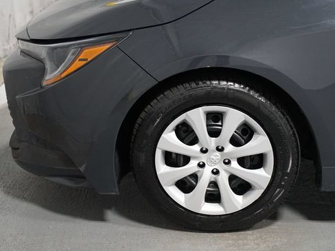 Used 2024 Toyota Corolla LE FWD image 5
