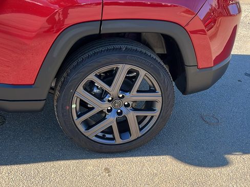 New 2026 Jeep Compass Latitude image 12