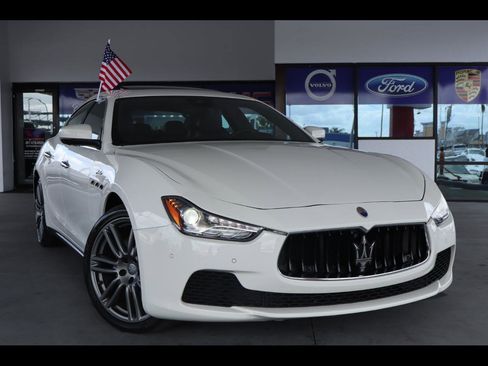 Used 2017 Maserati Ghibli S image 1
