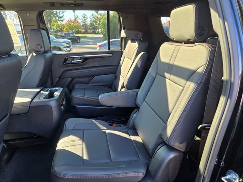 New 2026 Chevrolet Suburban RST AWD/4WD image 4