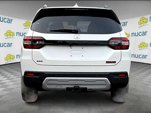 New 2025 Honda Pilot TrailSport image 6