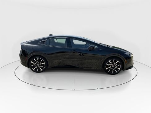 New 2025 Toyota Prius Plug-In Hybrid FWD image 9