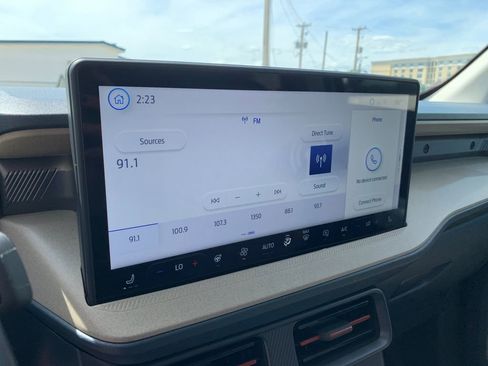 Used 2025 Ford Maverick Lariat image 21