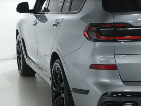 Used 2023 BMW X7 xDrive40i w/ M Sport Package AWD/4WD image 6