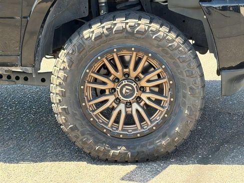 Used 2019 RAM 2500 Laramie w/ Black Appearance Package AWD/4WD image 7