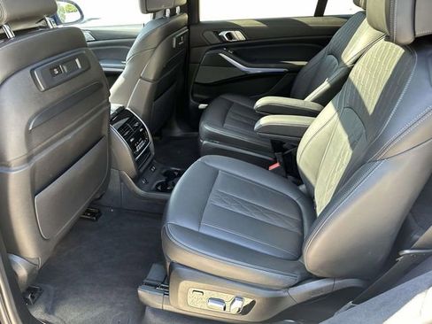 Used 2022 BMW X7 M50i w/ Executive Package AWD/4WD image 19