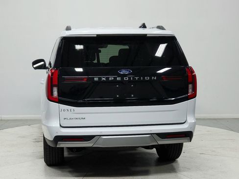 Used 2025 Ford Expedition Platinum image 6