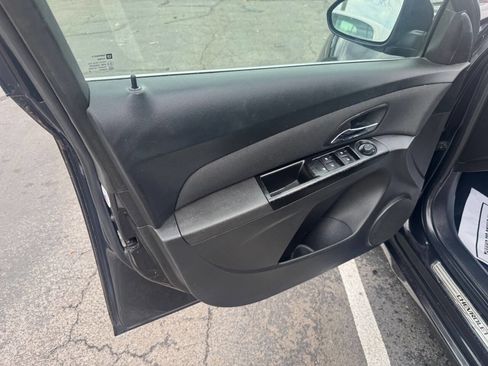 Used 2014 Chevrolet Cruze LT w/ Technology Package image 10