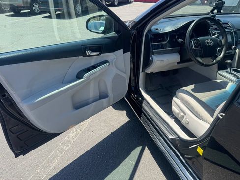 Used 2013 Toyota Camry XLE w/ Convenience Pkg FWD image 18