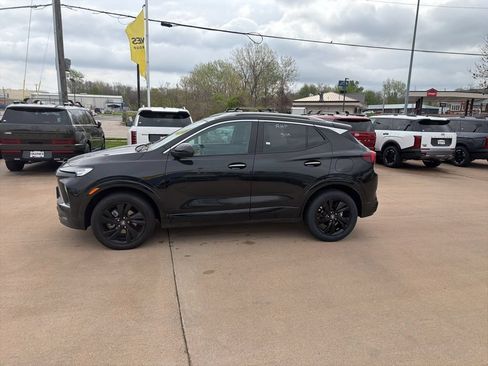 Used 2024 Buick Encore GX Sport Touring AWD/4WD image 6
