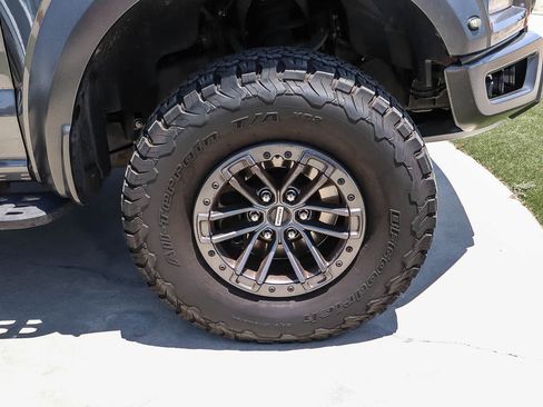 Used 2019 Ford F150 Raptor w/ Equipment Group 802A Luxury AWD/4WD image 23
