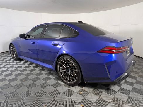 Used 2025 BMW M5 w/ Executive Package image 3