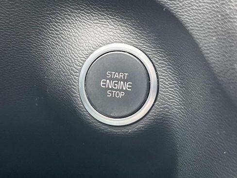 Used 2023 Volvo XC40 B5 Plus w/ Protection Package Premier image 38